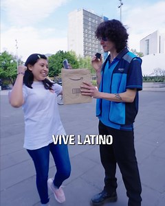 38K views · 194 reactions | ¡Ahora sí banda! El repartidor #Amazon hizo las últimas entregas de boletos y aprovechó para sacarse fotos con algunxs de ustedes.  ¿Están listxs para rockear? ¡Nos vemos en el #VL24! 朗落 | Amazon México | Facebook