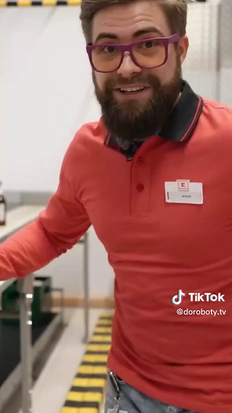 Jak wygląda maszyna do skupu butelek? #skup #maszyna #doroboty #kaufland #praca #sklep #sklep #work