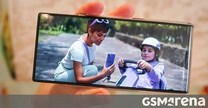 Motorola's Moto Rizr rollable concept hands-on