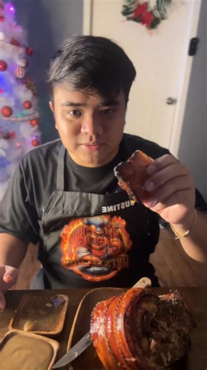 Saludo ako pag natapos mo ang video! 🫡🤣 “Naglalaway na’ko” 😂 “penge” 😂 ❗️Malapit na po mag pasko mag ingat po tayo sa mga scammer❗️ Mag transact lang po tayo dito da official FB page namin may “Verified” badge po tayo. ✅ All sizes po available pa rin sa JRT’s Lechon. 🥰 Make your next celebration extra special with JRT’s Lechon! 📲 Send us a message to order now!You can reach us at: 📷: @JRTLECHON 📱: 0954-392-2870 ☎️: 028-713-8818 #JRTsLechon #LechonDelivery #FoodieFavorites #CrispyGoodness