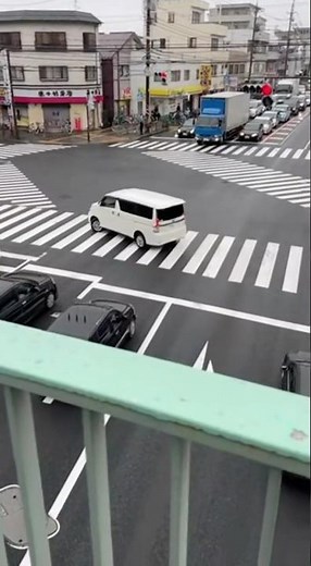 [Annoying] Car stuck in the middle of an intersection gets hit by a truck and overturns 🚛💥 Car Bl...