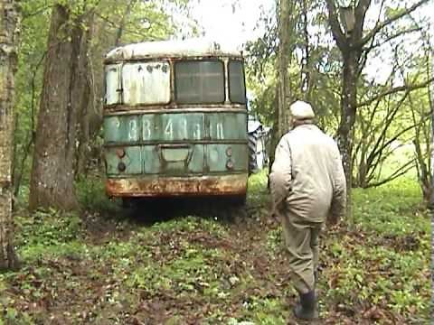 Transporting an Ikarus 620 from Sürgavere to Järva-Jaani, Estonia (2006)