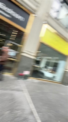 Dry Curly Haircut Experience at rëzo Salon in NYC