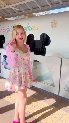 Mis aventuras en Disneylandia Japon 🇯🇵 con la mochila abierta jajaja