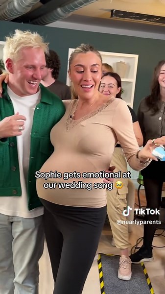 What a moment 🥹🤍 we invited our incredible wedding band to perform for our very last episode before Sophie’s maternity leave. Alex Le Roux is a great friend of ours and his company @ALR MUSIC is amazing at creating these unforgettable moments for people on their wedding day. Hearing our wedding song again was SO special! 🤍 Search ‘NearlyParents Podcast’ on YouTube, Spotify and Apple for the full episode. 🎤 Band Superfly by ALR Music & Alex Le Roux #weddingsong #sophiehabboo #jamielaing #preg