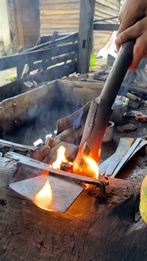 agricultural tool manufacturing process #blacksmith #handmade #america #welding #handmadeinusa