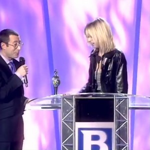 On this day in 1998 @ZoeBall accepted The Verve's Brit award for 'British Album Of The Year' while the band were on tour. #UrbanHymns | The Verve