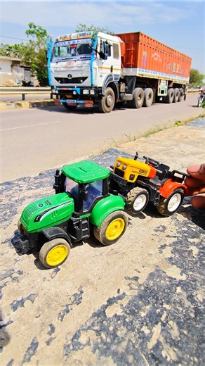 Remote Control Harvester Tractor with 1 Grian Combine Heads, Unboxing 😯#combine #miniharvester //