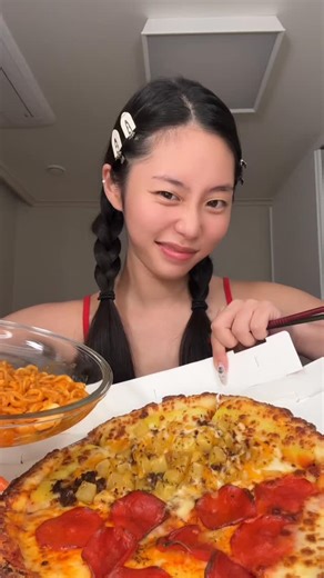 Amy Flamy on Instagram: "Stress eating #mukbangs #eating #food #foodie #asmrsounds #asmrfood #eatingshow #koreanfood #asianfood #asmrvideo #먹방 #먹방asmr"