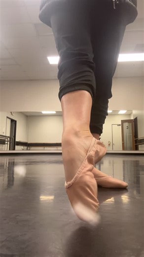 Fara on Instagram: "Tendus are the way to better feet (both to strengthen and stretch!) Engage your entire foot from the starting position to the end of the tendu and back in again. You will notice a huge difference when you focus on proper placement (NO ROLLING ON THE SUPPORTING FOOT!) I’m not yelling, I’m passionately stating DON’T roll your feet. 💕💕💕 You’re hurting your feet by doing so. Keep your feet flat and toes spread out so that you can utilize every single muscle in your foot to hel