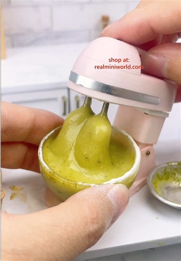 Tiny Matcha strawberry chiffon 🍵🍓 my adhd mind can only focus and calm a bit when I do tiny baking 🥲 #easybake #minikitchen #tinyfood #tinycakes #tinybaking