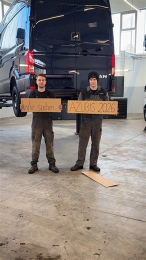 Firmengruppe Hueber on Instagram: "𝗗𝘂 𝘀𝘂𝗰𝗵𝘀𝘁 𝗻𝗼𝗰𝗵 𝗲𝗶𝗻𝗲𝗻 𝗔𝘂𝘀𝗯𝗶𝗹𝗱𝘂𝗻𝗴𝘀𝗽𝗹𝗮𝘁𝘇? 🔍 Dann werde Teil unseres Teams – mit netten Kollegen, engagierten und erfahrenen Ausbildern sowie spannenden Aufgaben. 𝗙𝘂̈𝗿 𝗔𝘂𝘀𝗯𝗶𝗹𝗱𝘂𝗻𝗴𝘀𝗯𝗲𝗴𝗶𝗻𝗻 𝗦𝗲𝗽𝘁𝗲𝗺𝗯𝗲𝗿 𝟮𝟬𝟮𝟲 𝗵𝗮𝗯𝗲𝗻 𝘄𝗶𝗿 𝗻𝗼𝗰𝗵 𝗳𝗼𝗹𝗴𝗲𝗻𝗱𝗲 𝗣𝗹𝗮̈𝘁𝘇𝗲 𝗳𝗿𝗲𝗶 (alle m/w/d) 🔷 Berufskraftfahrer 🔷 Kaufmann für Spedition- und Logistikdienstleistungen 🔷 Fachkraft für Lagerlogistik In unserer Br