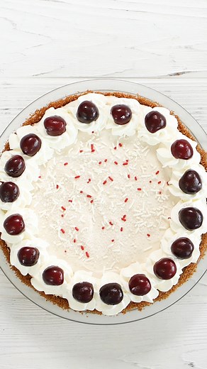 This is the dessert dad wants! Everything you love about a classic root beer float into a creamy pie. Top the whole thing with whipped cream, cherries and sprinkles for a diner-inspired treat. Makes a great summer dessert for a pool party, barbecue or any time you want a cool treat. Recipe: https://www.imperialsugar.com/recipes/root-beer-float-cream-pie #rootbeer #icecreampie | Imperial Sugar
