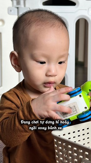 383K views · 7.4K reactions | Thương, nhà nghèo nên con phải miệt mài sửa xe kím xiền phụ bố mẹ  10r tối vẫn phải ngồi tra dầu bánh xe | Vu Moc Tra | Facebook