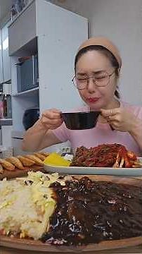 중식]꾸덕한 짜장볶음밥+군만두+짬뽕국물 느끼함은 파김치가 필수🤤 꿀조합 #중식먹방 #쑤니님