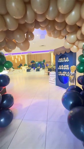 Balloon tunnel walk way