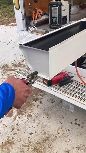 #onthisday i was preparing a seamless rain gutter! #contractorsoftiktok #seamlessgutters #raingutters #gutterinstallation #gutterlife #fyp #foryou #foryourpage #foryoupage #guttertok