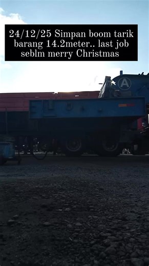 Muhamad Faiz Hashim on Instagram: "Alhamdulilah siap penurunan barang.. bukak 2 lubang utk 2,meter ++. EKOR trailer. Std hanya 12 m... EKOR bulih extended. Last job seblm cuti Xmas 🎄🎁 #fypシ゚viralシfypシ゚ #bangloadermalaysia #freebies #naturelovers #localgiveaway #bears #freestuff #seasonalchange #Christmas #winterseason"