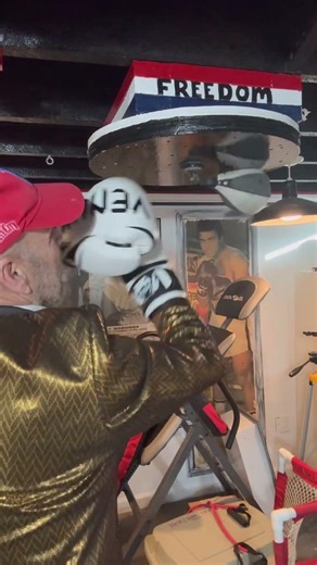 JOE PRO BOXER 64 SHOWING OFF HIS HAND SKILLS