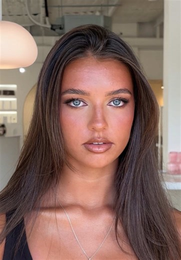 Aussie Girl Glam Makeup Tutorial: Tips and Tricks