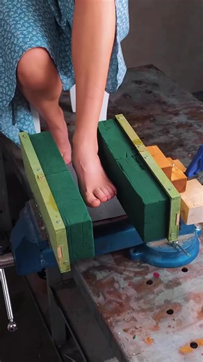 Olaf just wandering off at Disneyland Paris at the New Worldof Frozen coming next March! Beyond cute #disneyland #WorldOfFrozen #frozen #disneyadventureworl#usa