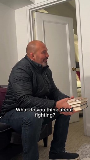 When Alex Pereira’s coach Glover Teixeira met Sadhguru in 2021, it set him on a powerful inner path. After completing Inner Engineering, he spoke about the peace and transformation it brought into his life. ❤️✨ | The MMA India Show