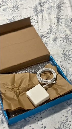 Unboxing a MacBook Pro I purchased on Amazon #macbookpros #computer #amazon #unboxing xing