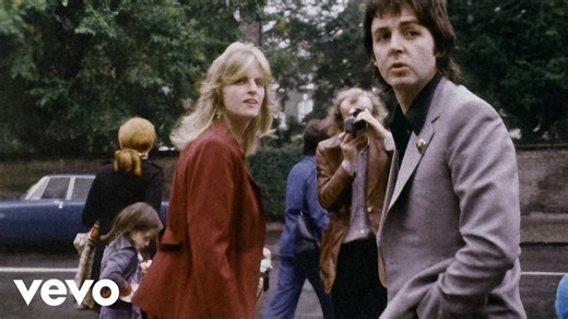 Paul McCartney & Wings - Letting Go (Official Music Video)