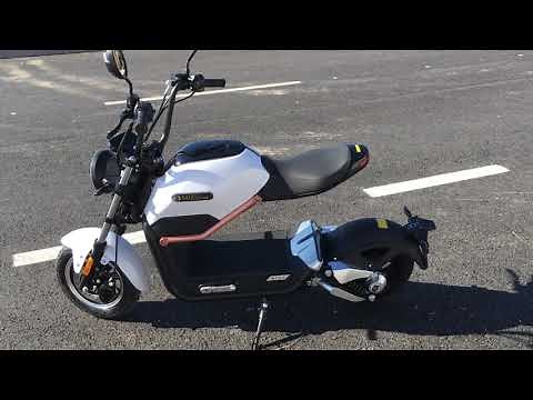 MIKU MAX | Probamos el ciclomotor eléctrico de SUNRA