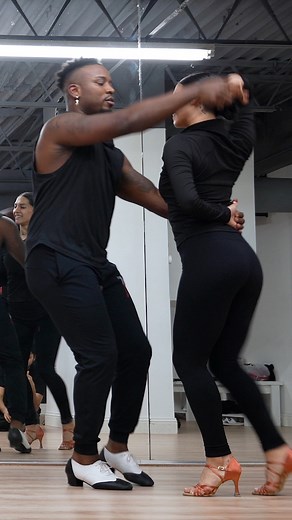 🔴Salsa social dance requires in depth understanding of the communication within the lead and follow relationship. With so many styles of salsa out there, creating adaptable masters of communication with strong fundamentals is a top priority of the Tropik Vybe program. We believe that there is a preparation, execution and transition for everything within a salsa social dance across all styles…… We teach universal social dance so that our students go into the world equipped to adapt. Follow @trop