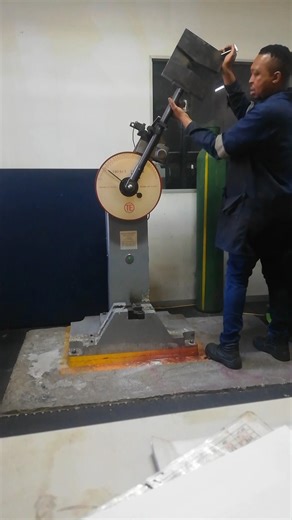 DROPPINGS HEAVY HAMMER FOR FLEXION TOUGHNESS BAR TEST ON MOUTON PENDULE DE CHARPY (Schlagprüfung