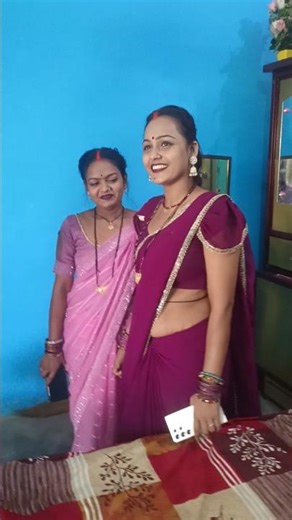 What are Jyoti and Roop Tara Bhabhi saying #song