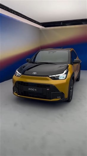 Otomobil Fiyat Bilgi Haber on Instagram: "🌍DÜNYADAN🌏 2026 TOYOTA AYGO X HYBRİD GR Şehrin Ritmi, GR’ın Ruhu 2026 Toyota Aygo X Hybrid GR, kompakt boyutlarıyla kentin kalbinde özgürce hareket ederken, Toyota Gazoo Racing (GR) dokunuşlarıyla performans ve karakteri bir üst seviyeye taşıyor. Toyota’nın yeni full hybrid teknolojisiyle donatılan bu dinamik crossover, her yolculuğu heyecana dönüştürürken aynı zamanda akıllı verimlilik sunuyor. Hibrit Güç & Performans Aygo X Hybrid GR, Toyota’nın 1.5