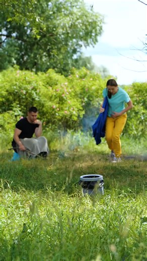 5-Minute Crafts Decor on Instagram: "Quick & simple camp cooking hacks (no stress!) 🏕️ #campinghacks #campcooking #outdooradventure"