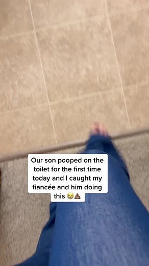 Toddler's First Time Pooping on the Toilet Caught on Camera! 😂