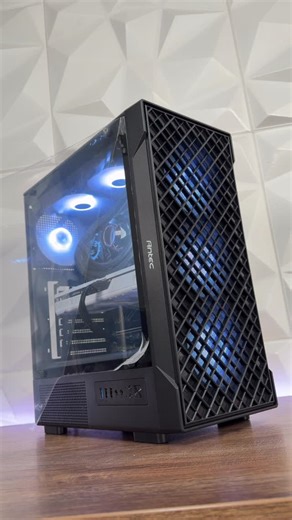 𝗣𝗖 𝗖𝗿𝗮𝘇𝘆 𝗗𝗮𝗿𝗶𝗼 (𝗧𝗘𝗖𝗛 𝗥𝗘𝗩𝗜𝗘𝗪𝗦) on Instagram: "Budget case but the feeling is the same with the final peel. Coming with four pre-installed 120mm ARGB fans. Supports GPUs up to 320mm, CPU cooler height up to 165mm and potentially a 240mm radiator which depends on the RAM and I/O cover height. This is @antec_e.europe VX320 ARGB. More details in my review video. ••••••••••••••••••••••••••••••••••••••••••••••• Follow me on @pc.crazy for more content! ••••••••••••••••••••••••••••