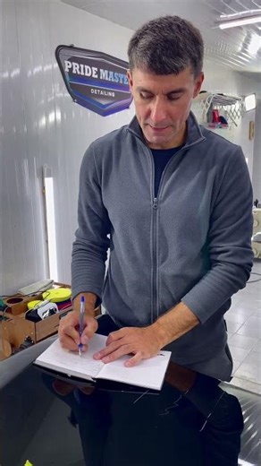 WHAT DOES THE LACQUER CONSIST OF?!