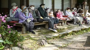 In diesem Dorf leben zehnmal mehr Puppen als Menschen