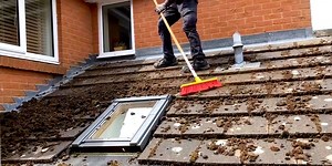 How 28 years of moss is professionally deep cleaned from a roof