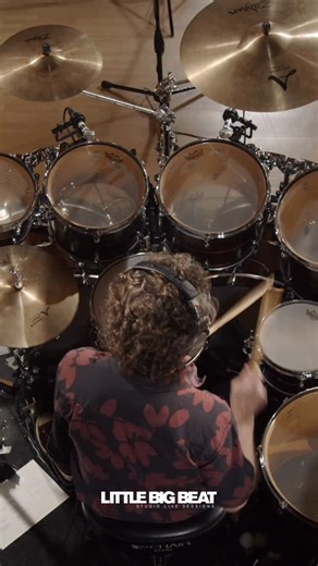 NEW TRACK ALERT! “YOU CAN’T BUT YOU CAN” by Simon Phillips & Protocol V is now online on our YouTube channel! 🎶 Check it out and feel the energy of this incredible live session. And if you want more, this track is also featured on the limited 180-gram double vinyl, now available for preorder in our online store. Drums - Simon Phillips @simonphillipsofficial Keyboards - Otmaro Ruiz @otmaroruiz Bass - Ernest Tibbs @ernesttibbs Guitar - Alex Sill @alexsillmusic Sax - Jacob Scesney @jacobsaxlife Re