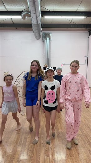 ⭐️It’s comp week at star strong⭐️#foryou #foryoupage #rhymewithoutreason #compweek #dance