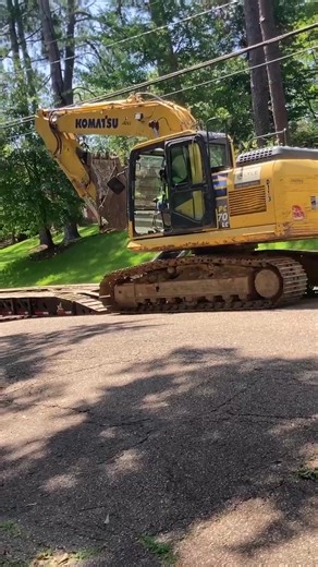 Lemme #load this #trackhoe #excavator for you right quick 﫨 | Jared Brown | Facebook