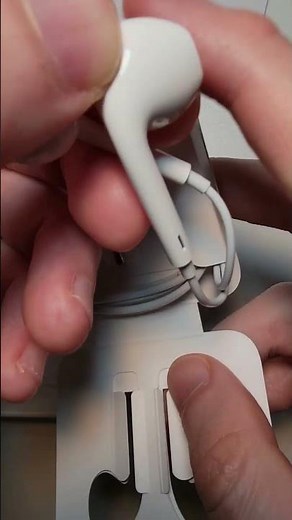 Apple EarPods Headphones with 3.5mm Plug (Wired Ear Buds) Unboxing!
