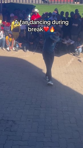 Unbelievable Breakdancing Fan Lights Up #TheGODBattles