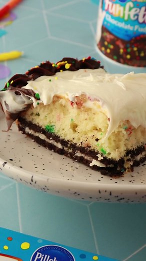 Delicious Funfetti Cake with Oreos Recipe