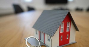 Peut-on vendre un bien immobilier avant de payer les droits de succession ?