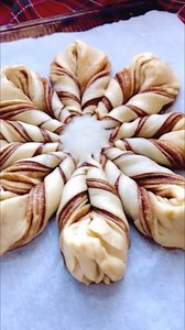 This cinnamon star bread looks fancy, but it’s easier than it looks. A beautiful holiday bake that always gets oohs and aahs: https://amybakesbread.com/sourdough-star-bread/ | Amy Bakes Bread