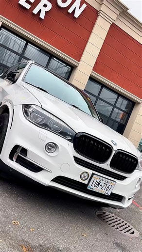 We installed a Viper Remote Start system on this BMW, giving the owner the ability to start the vehicle from a distance and control the interior temperature before getting inside. Remote start systems offer: • Warm interior during cold mornings ❄️ • A cool cabin in the summer heat ☀️ • Better engine warm-up • Added security and convenience • Optional smartphone control through Viper SmartStart Once you try it, it becomes a feature you can’t live without. 🔧 Installed by Avenue Sound 📍 Freeport 