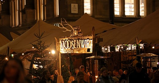 How to book the luxury igloo and hidden lodge at Moosenwirt in Newcastle