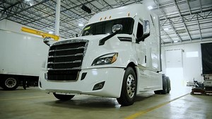 White Truck Modern Repair Shop Various Stock Footage Video (100% Royalty-free) 3738971963 | Shutterstock